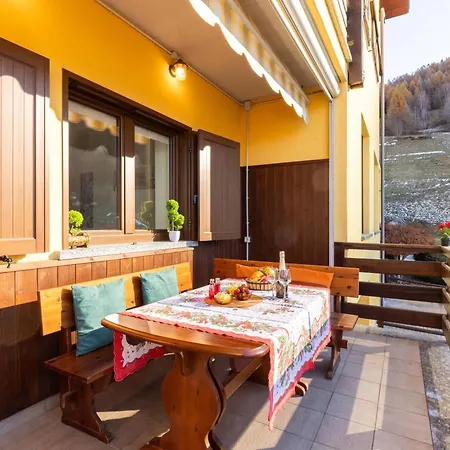 Favoloso Con Terrazzo Wi-fi Netlix 4 Ospiti Comodi 3 Minuti Dalle Piste -davvero Comodo Aprica