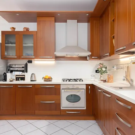 Favoloso Con Terrazzo Wi-fi Netlix 4 Ospiti Comodi 3 Minuti Dalle Piste -davvero Comodo Apartman *