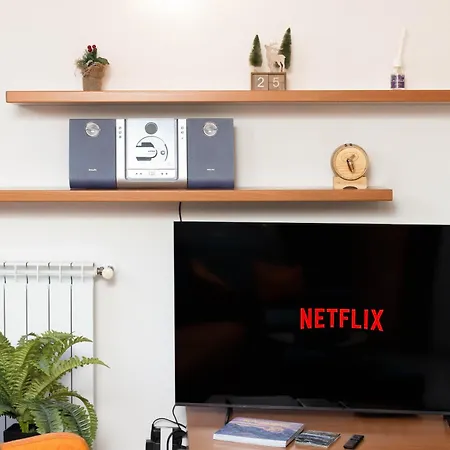 Apartman Favoloso Con Terrazzo Wi-fi Netlix 4 Ospiti Comodi 3 Minuti Dalle Piste -davvero Comodo