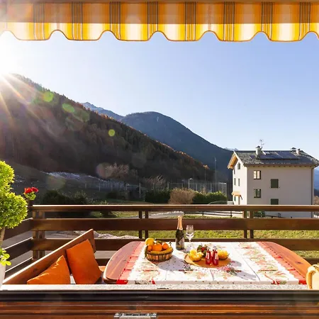Favoloso Con Terrazzo Wi-fi Netlix 4 Ospiti Comodi 3 Minuti Dalle Piste -davvero Comodo * Aprica